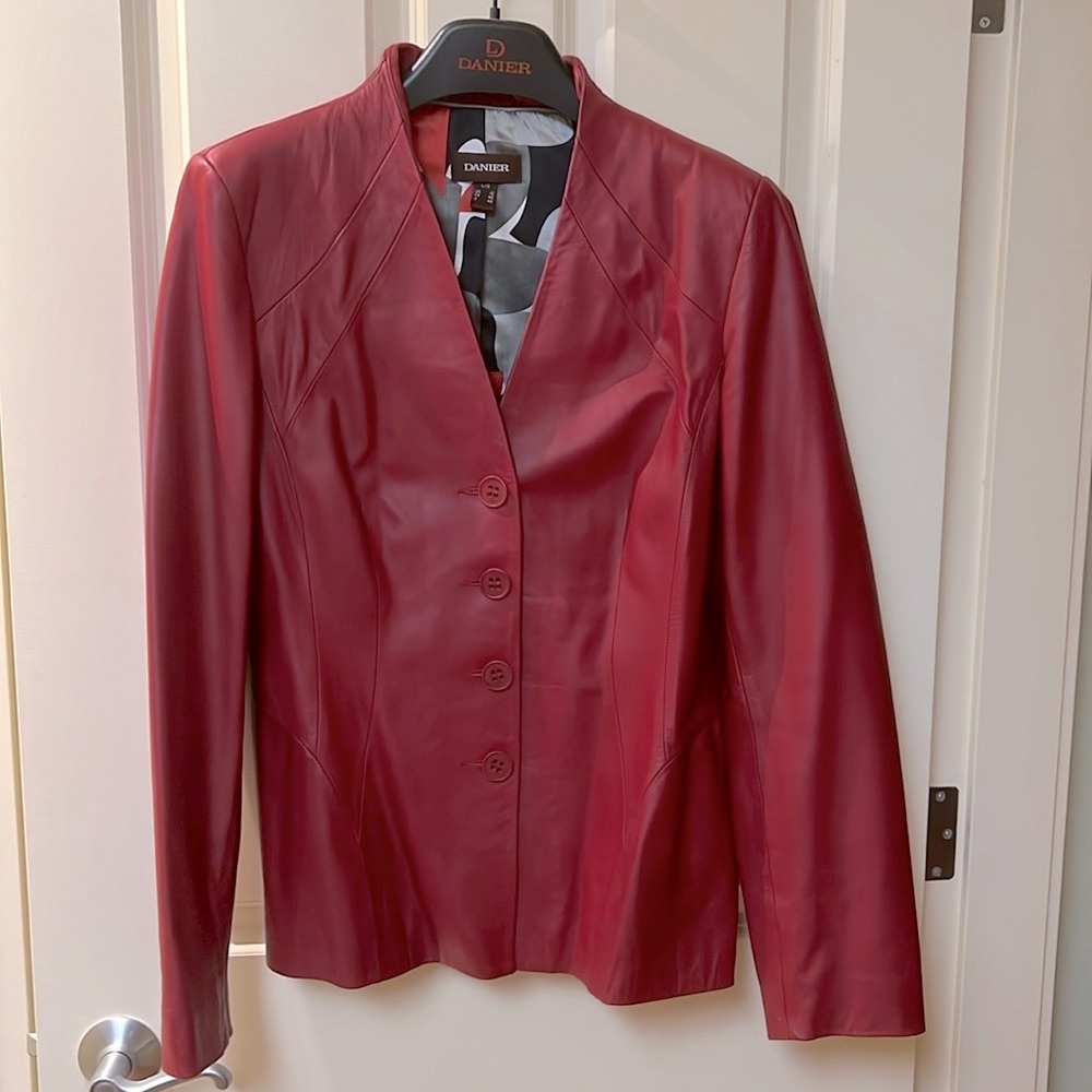 Danier Burgundy leather blazer US L